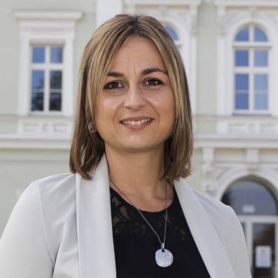 Nicole Hazod